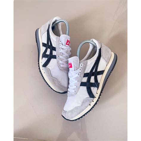 onitsuka tiger shopee.